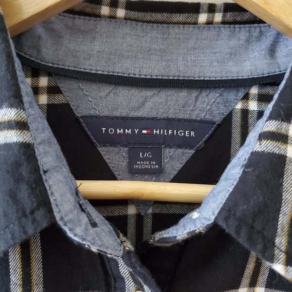 Tommy Hilfiger women's black plaid flannel button down size large - Picture 7 of 10